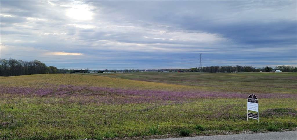 Property Photo:  629 S 250 E  IN 47201 