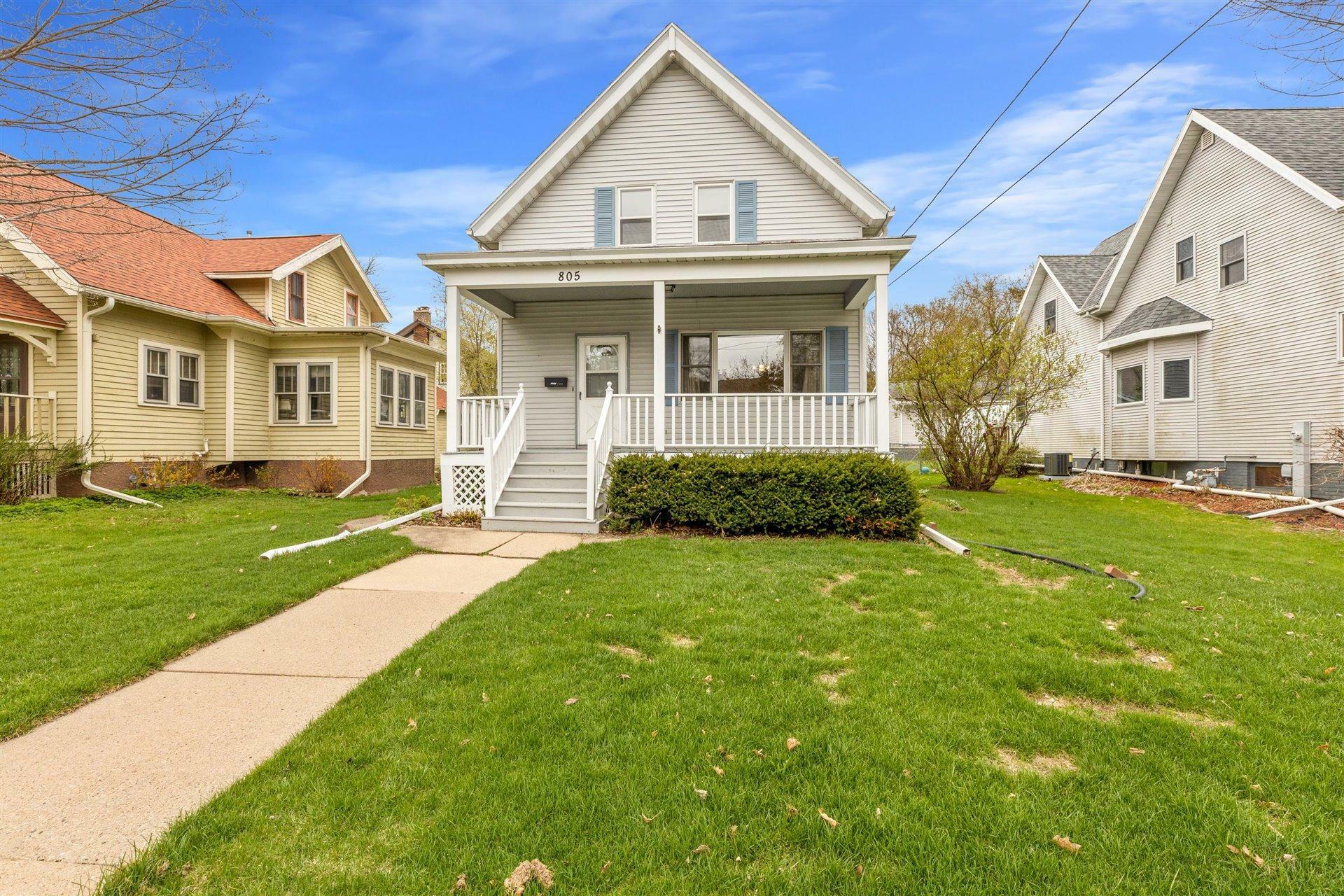 Property Photo:  805 Richards Ave  WI 53094 