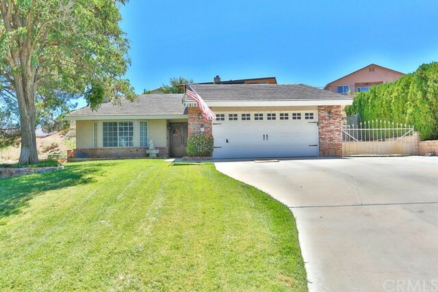 Property Photo:  18189 Country Glen Lane  CA 92395 