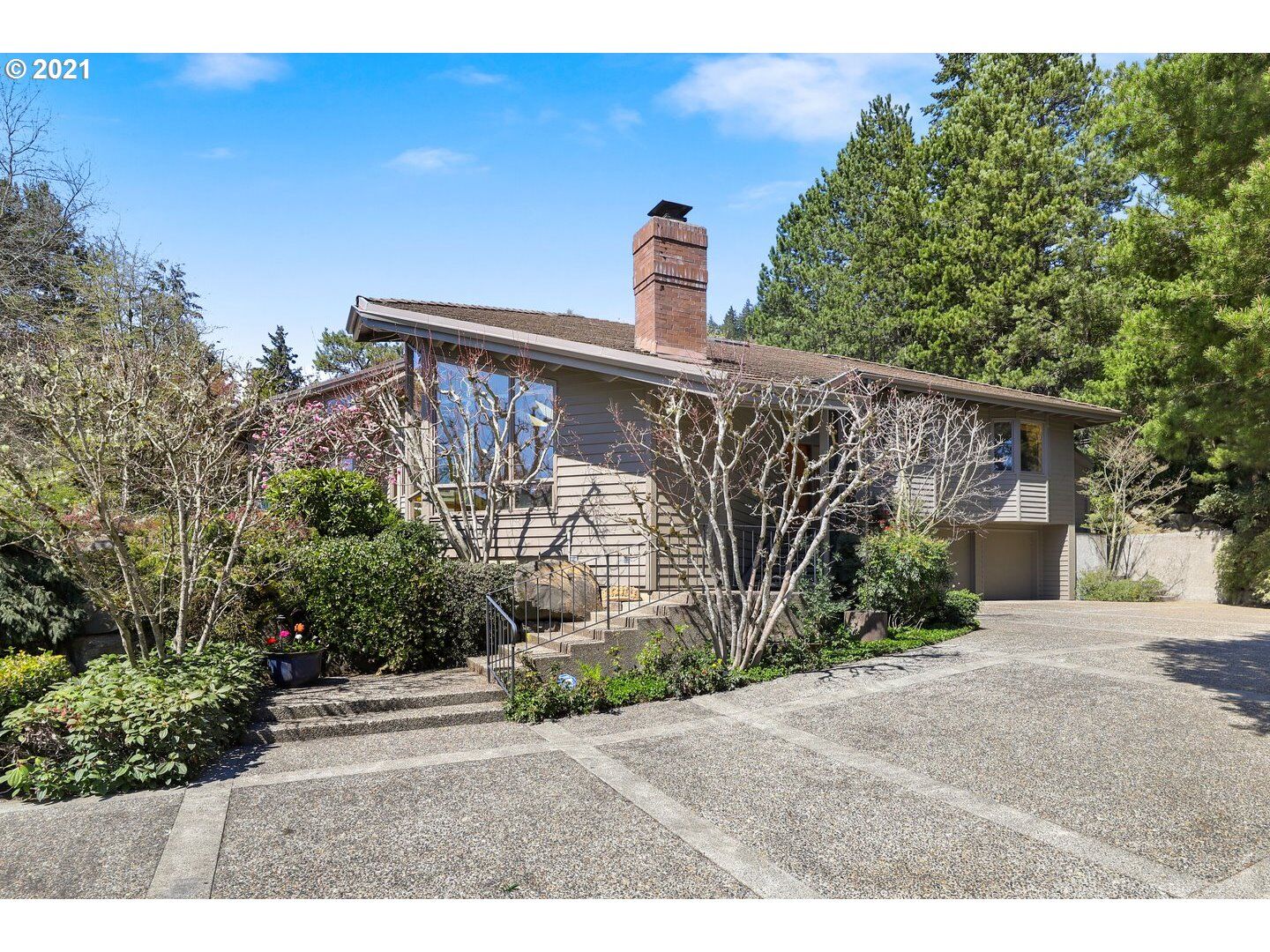 Property Photo:  4035 SW Westdale Dr  OR 97221 