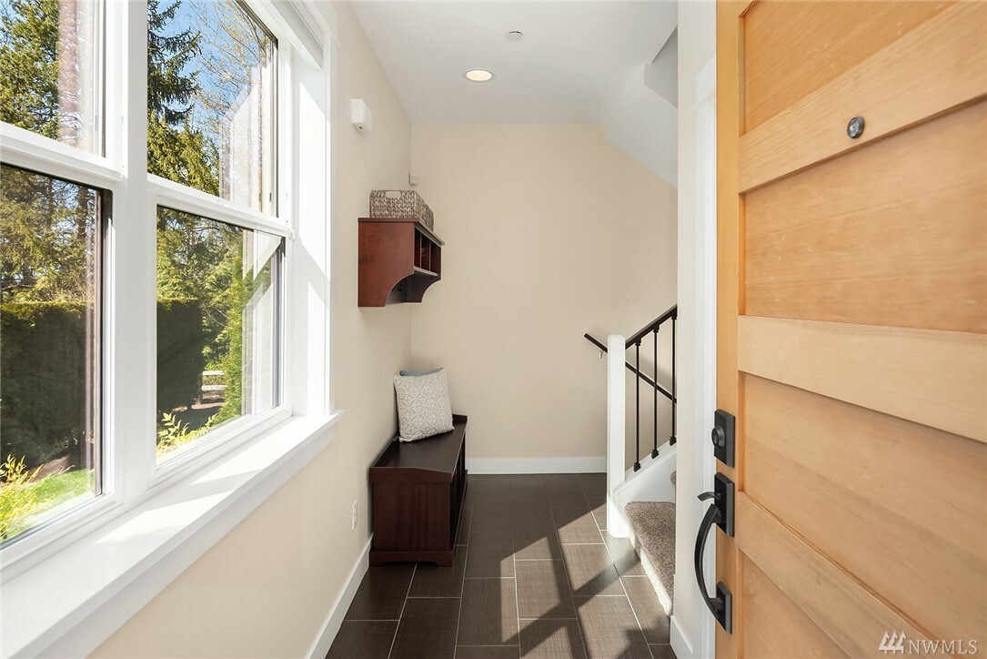 Property Photo: 12310 NE 84th Lane 8 WA 98033
