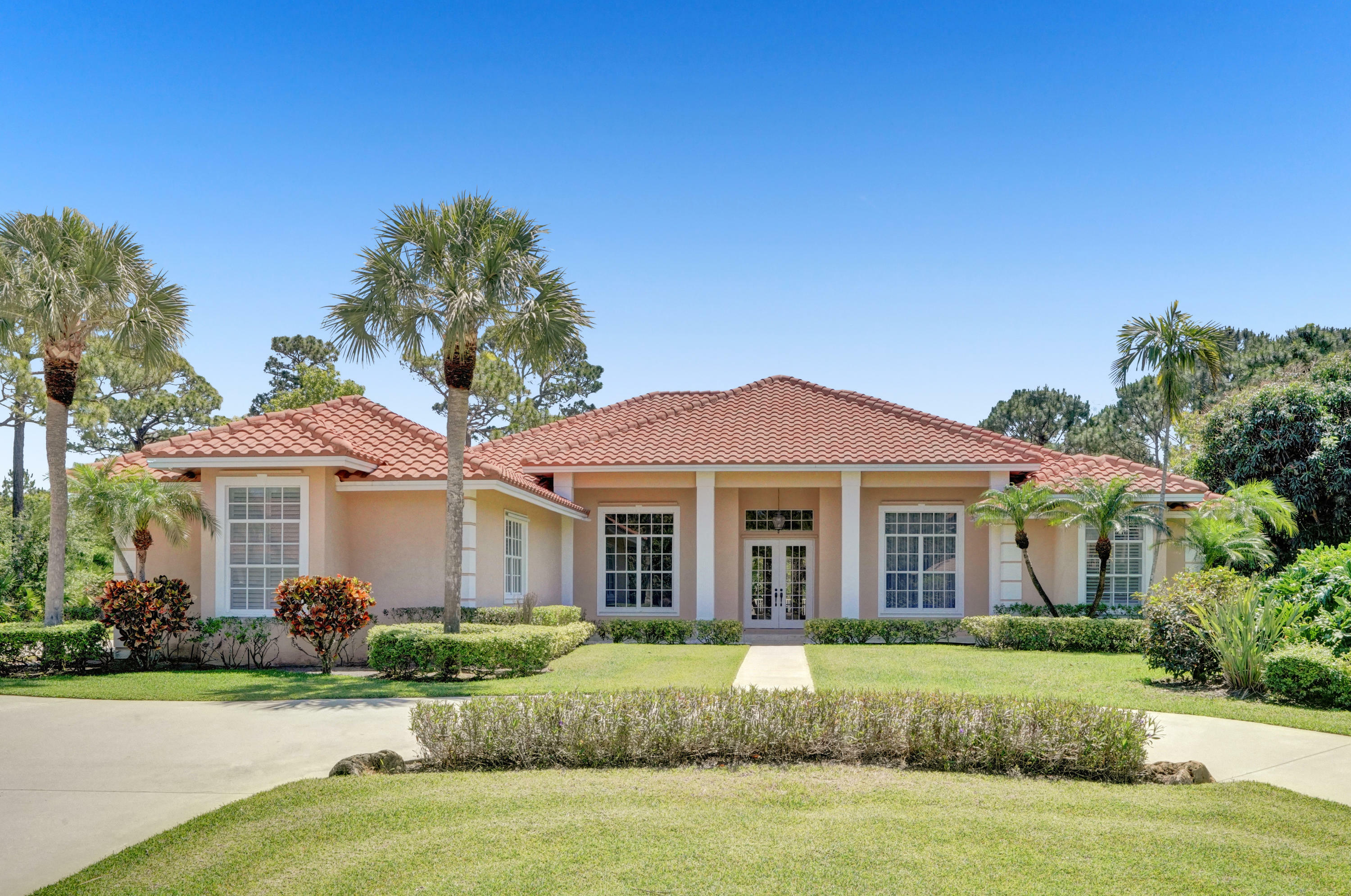 Property Photo:  7986 SE Country Estates Way  FL 33458 