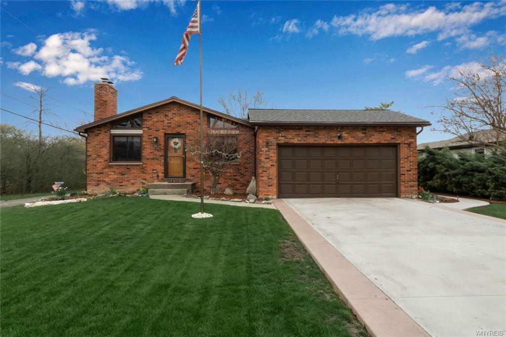 Property Photo: 641 E River Road NY 14072