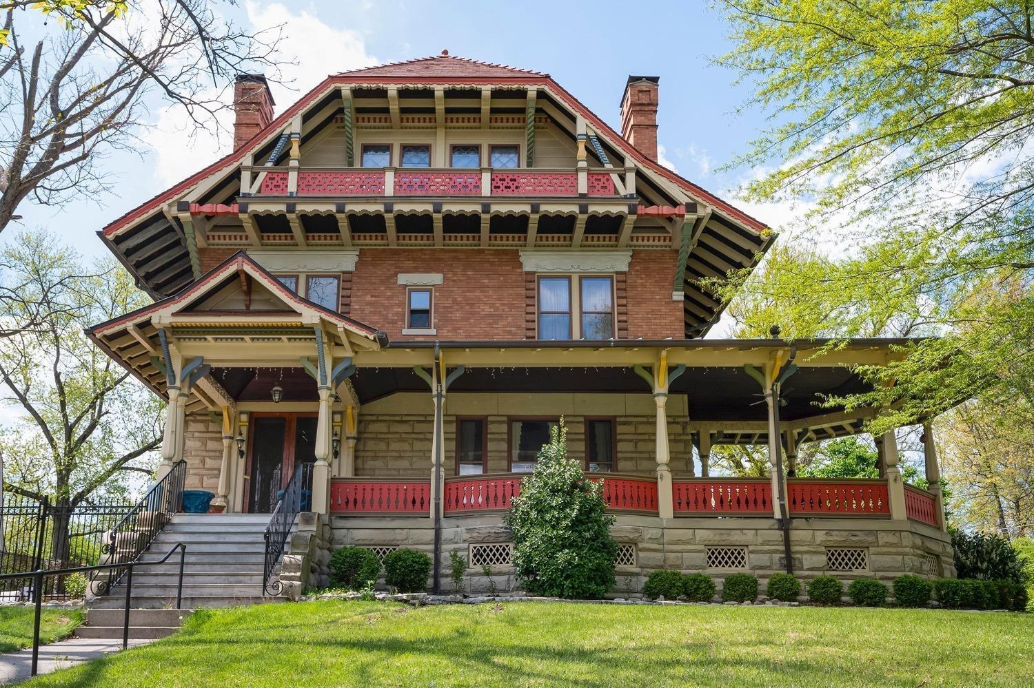 Property Photo: 3885 Dakota Ave OH 45229
