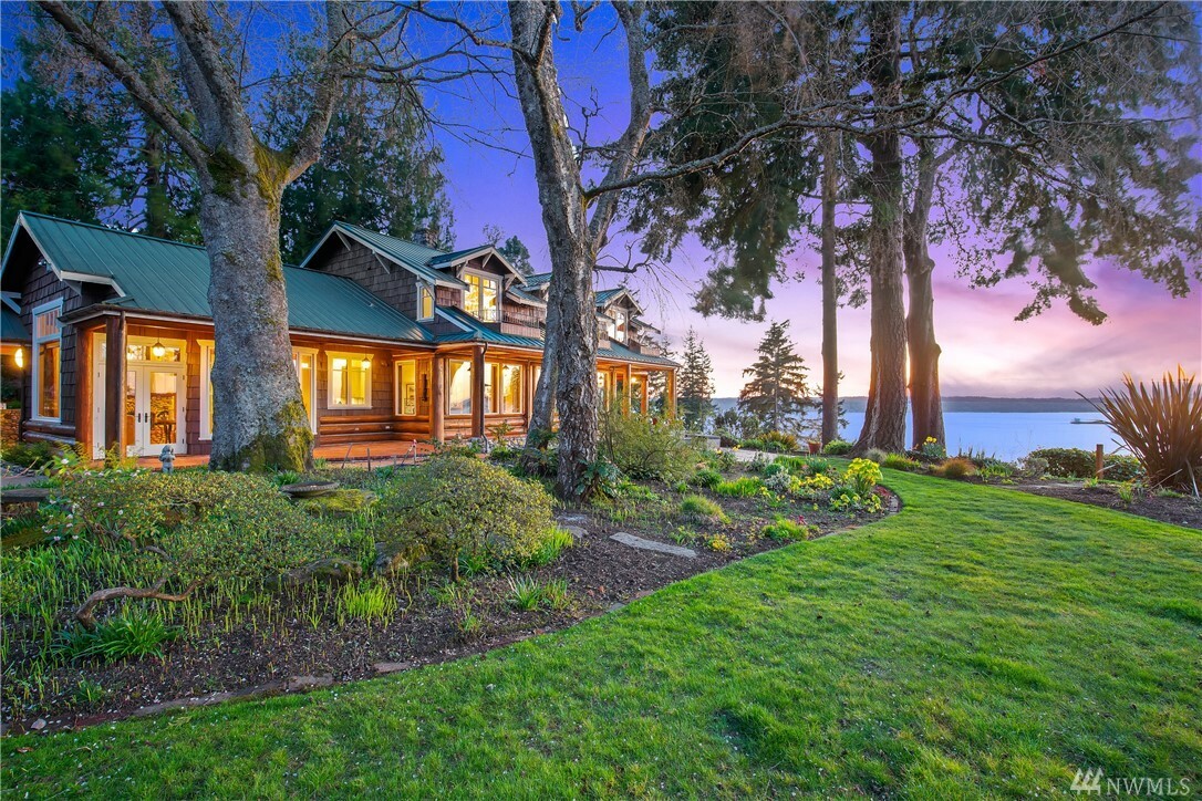 Property Photo: 14403 24th Ave SW WA 98166