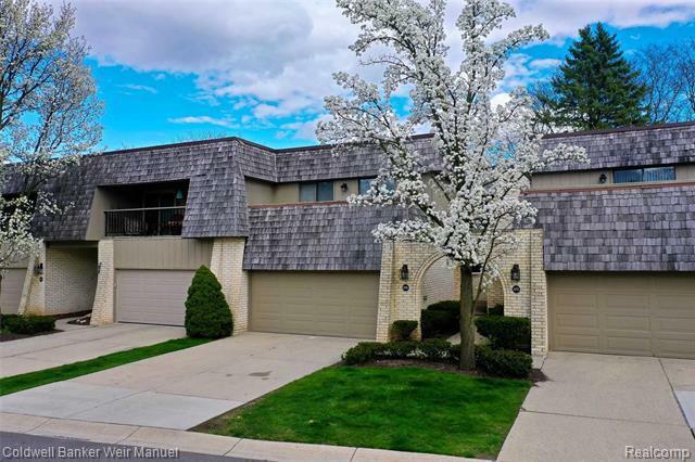 Property Photo:  1174 Oakwood Court  MI 48307 