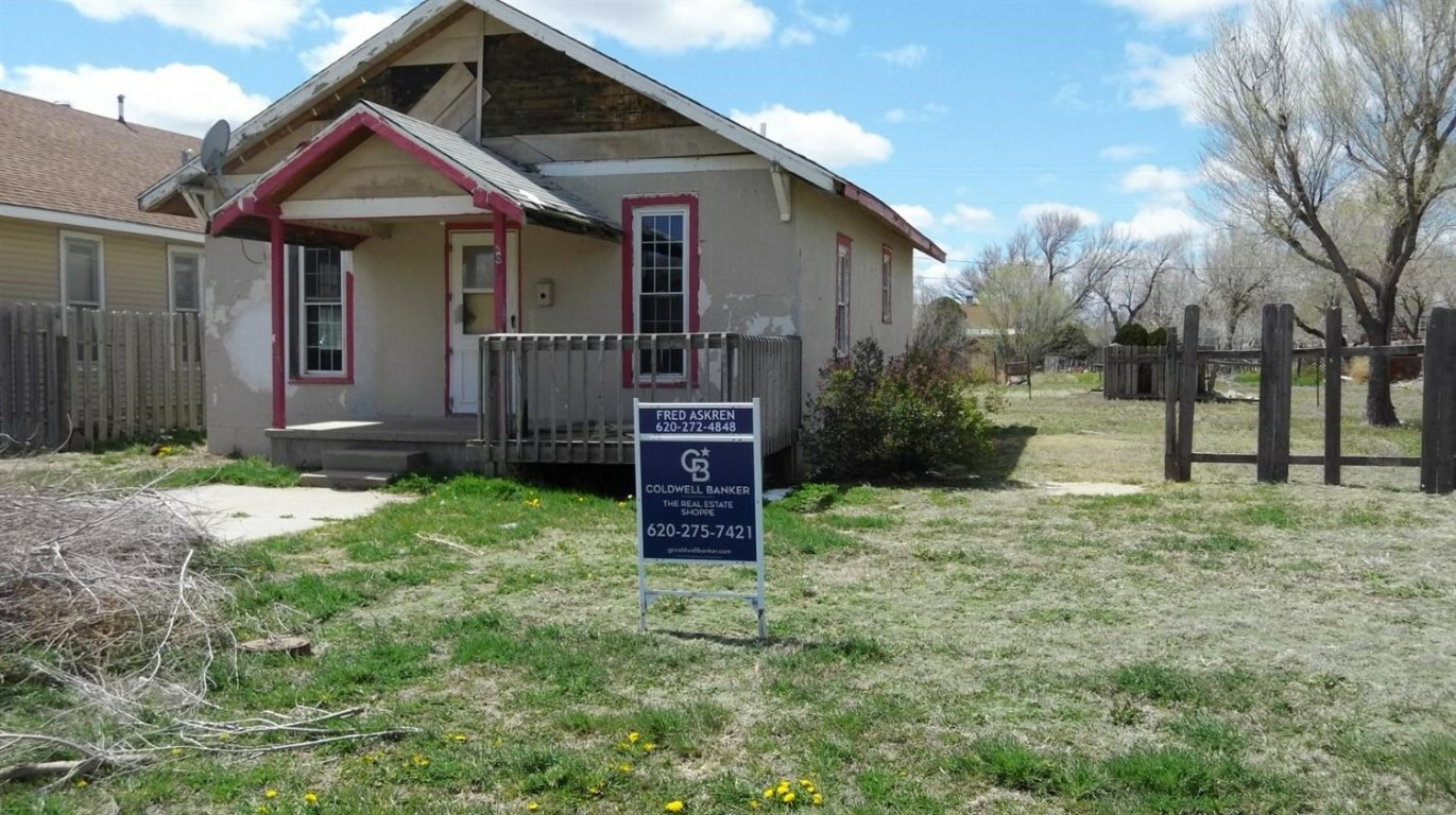 Property Photo:  105 North Henderson Street  KS 67851 