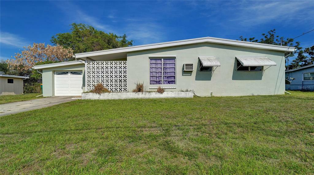 Property Photo:  2576 Elkcam Boulevard  FL 33952 