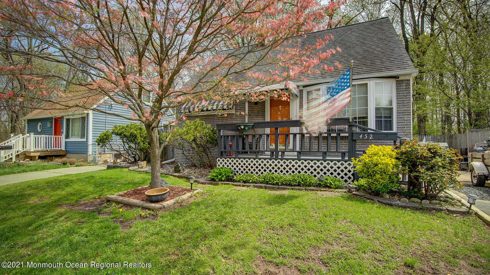 Property Photo:  452 Ferndale Place  NJ 07735 