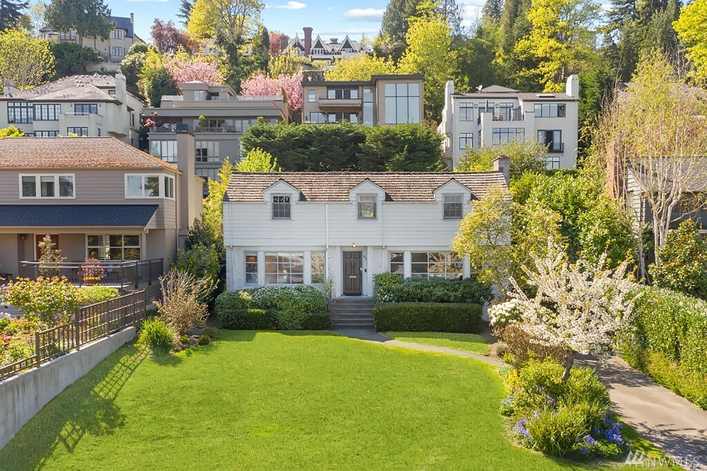 Property Photo: 497 McGilvra Blvd E WA 98112
