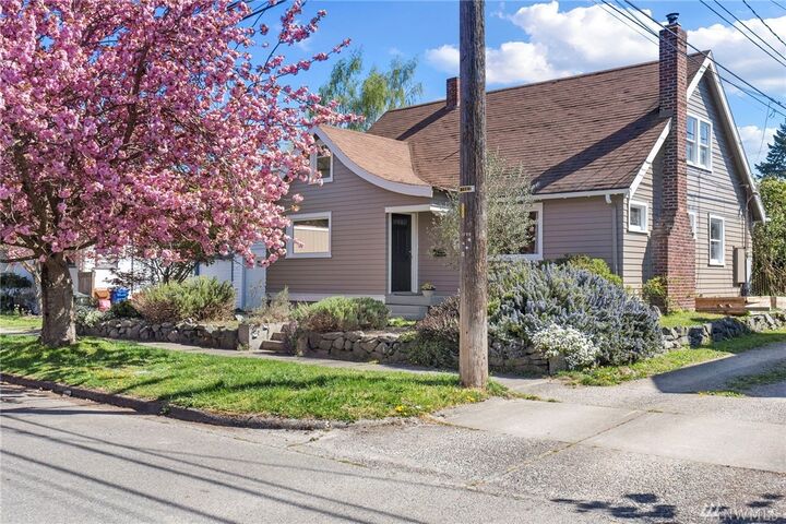 Property Photo: 815 N Cedar St WA 98406