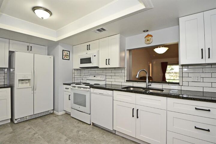 Property Photo:  4442 Sandhurst Dr  FL 32817 