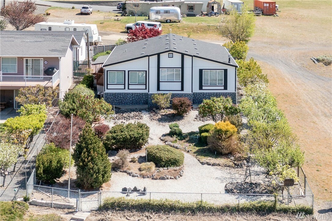 Property Photo: 32497 Moore Rd NE WA 99115