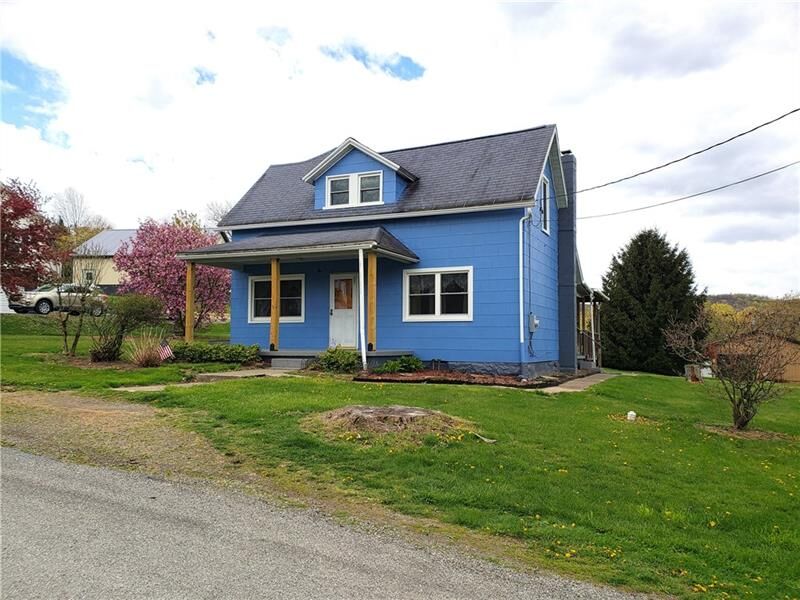 Property Photo:  814 Hopewell Ave  PA 15681 