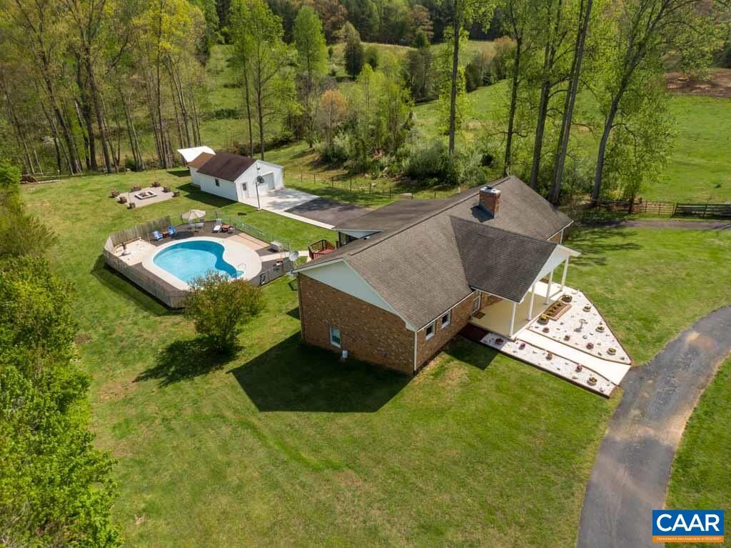Property Photo: 5393 Amicus Rd VA 22968