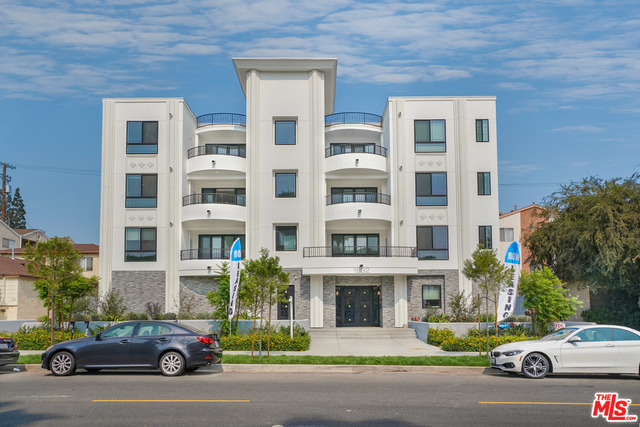 Property Photo: 1832 S Barrington 304 CA 90025