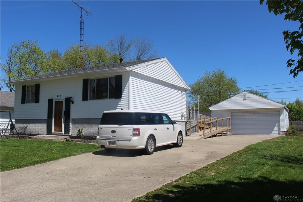 Property Photo: 470 Caldwell Circle OH 45344