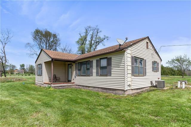 Property Photo:  20721 S State Route J Highway  MO 64078 