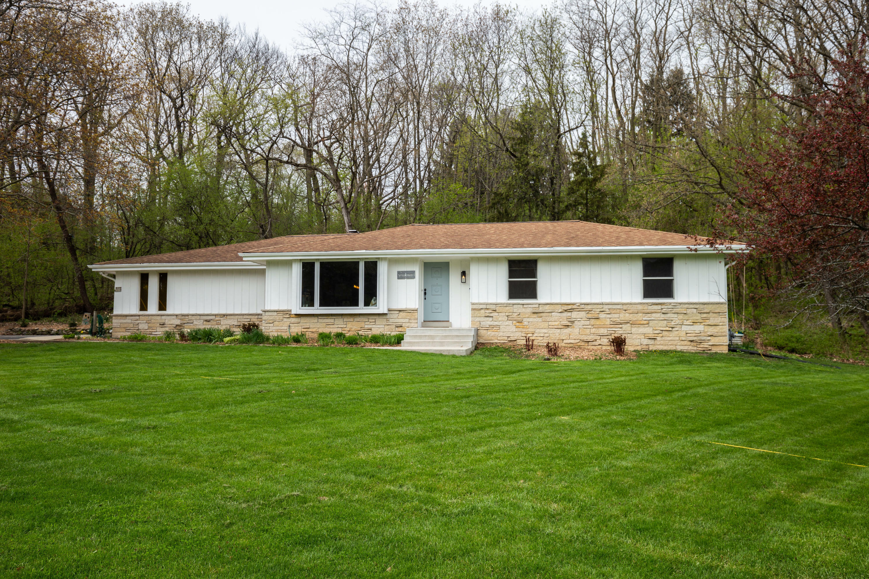 Property Photo:  W277n1015 Woodside Dr  WI 53188 