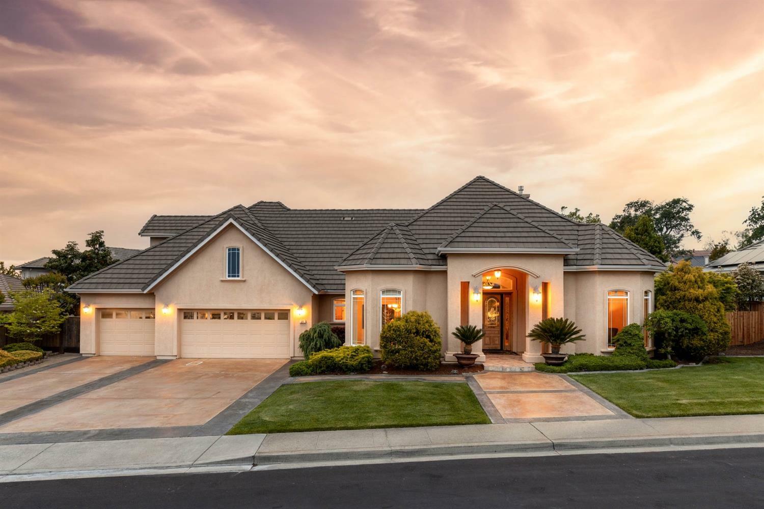 Property Photo: 580 Riverview Drive CA 95603