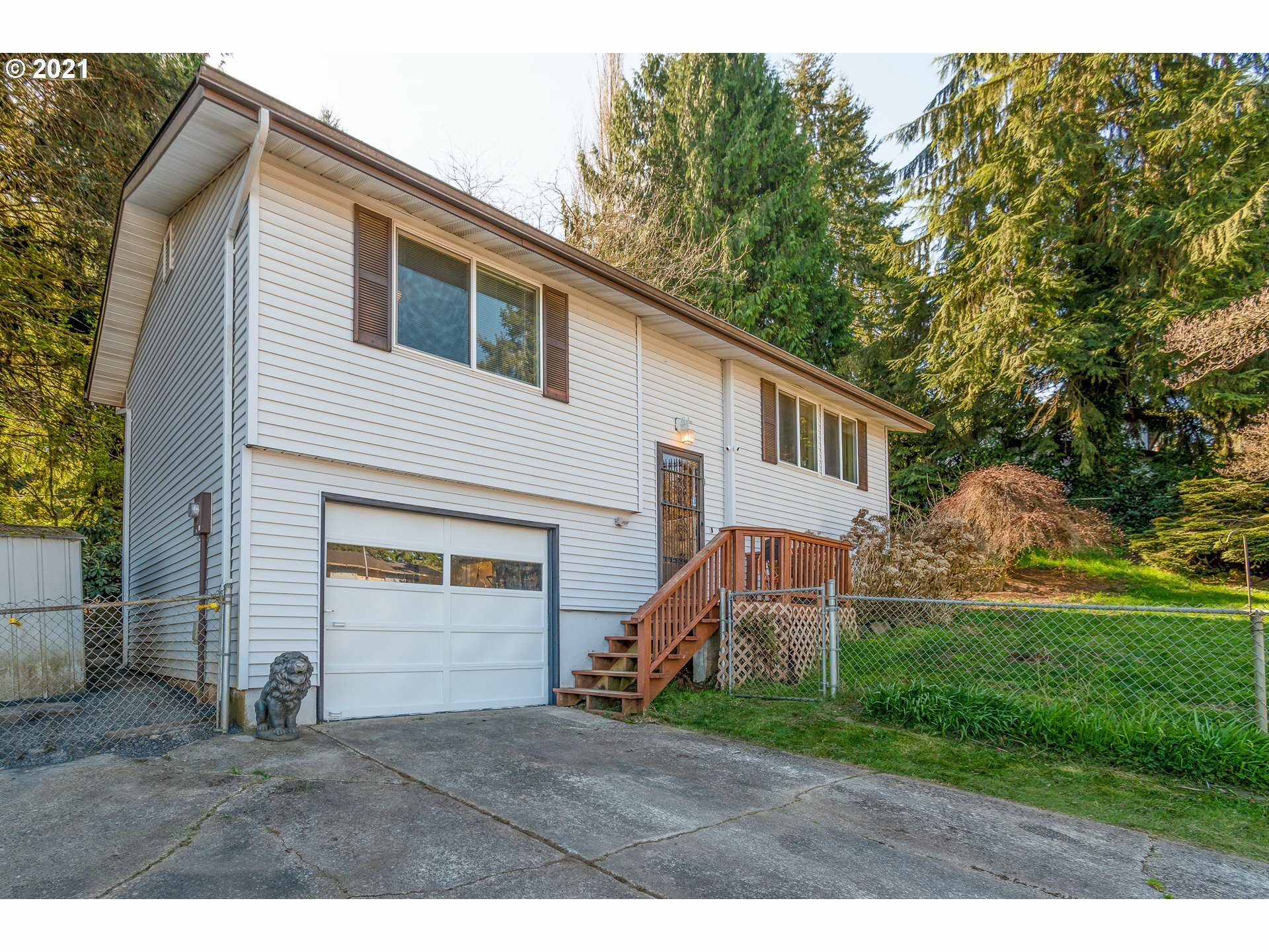 110 Rollingwood Dr  Kelso WA 98626 photo