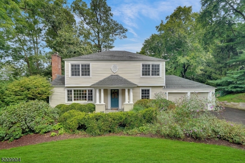 Property Photo:  15 Deer Run Cir  NJ 07928 