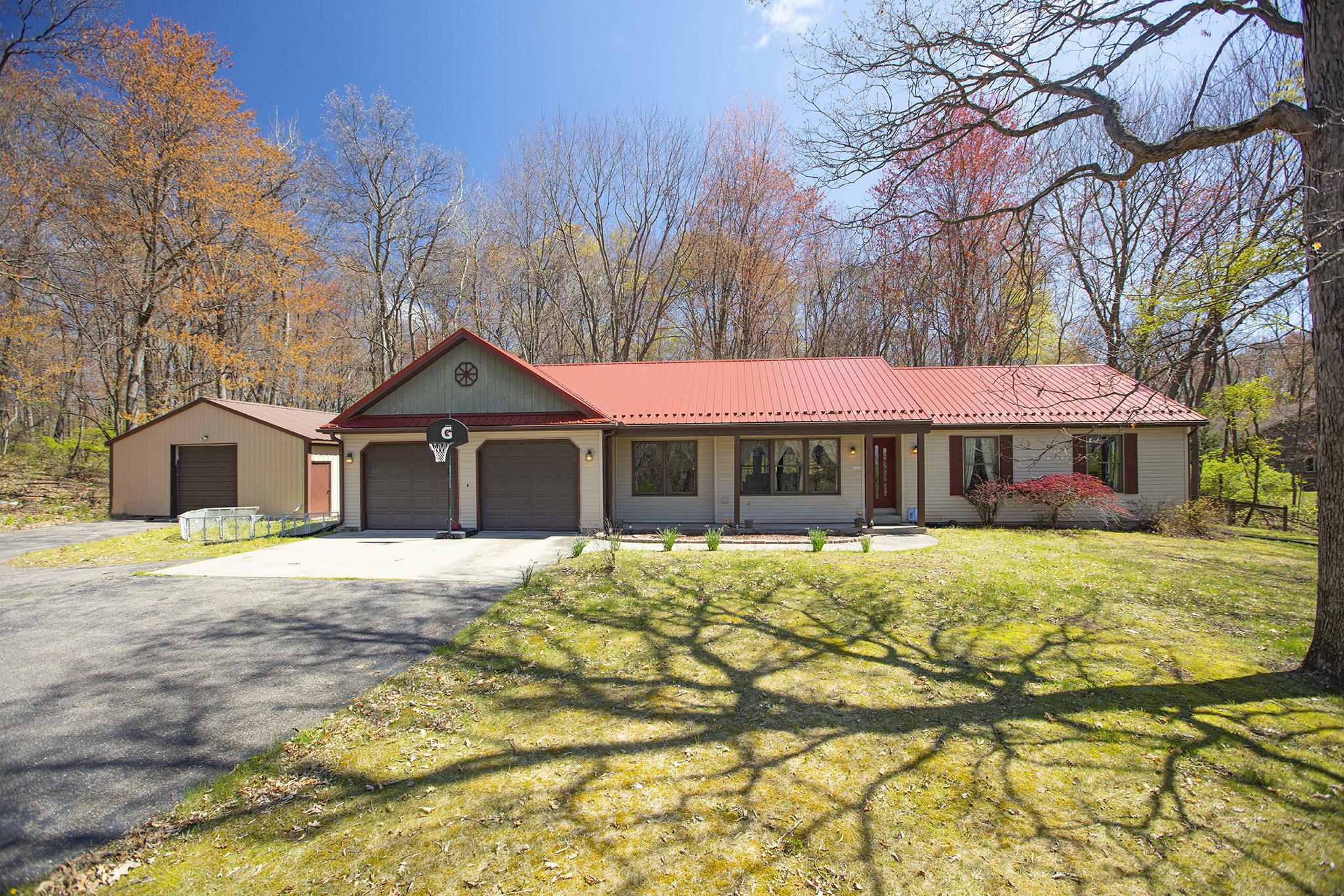 Property Photo:  13490 Pleasant Drive  MI 49130 