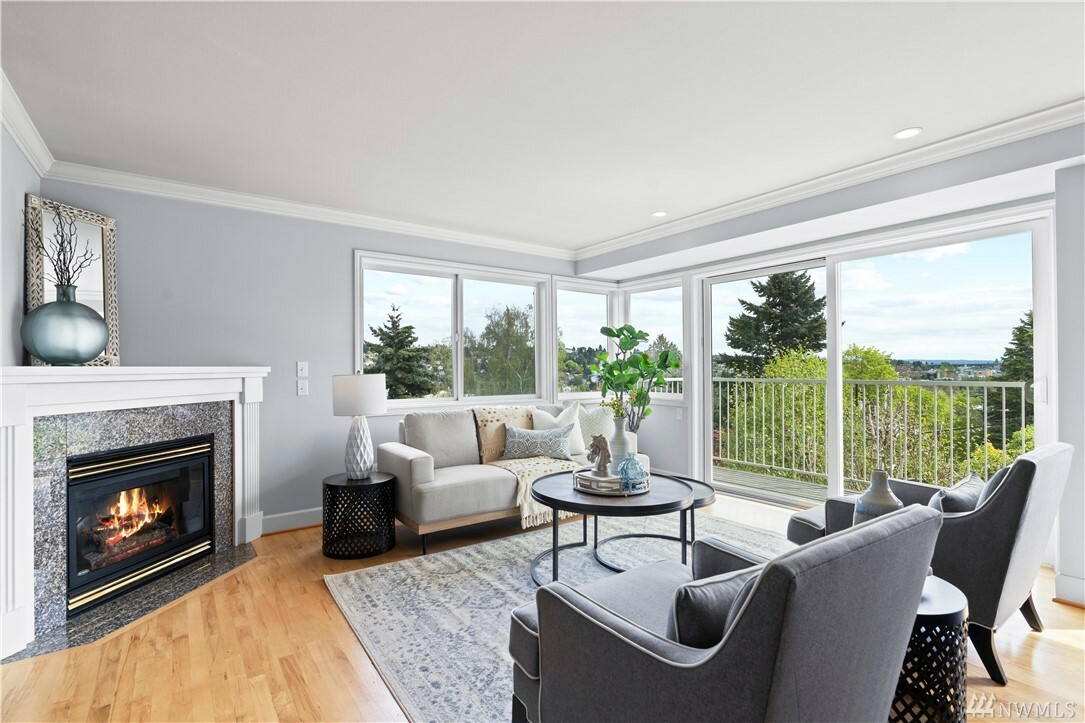 Property Photo: 655 A W Emerson St WA 98119