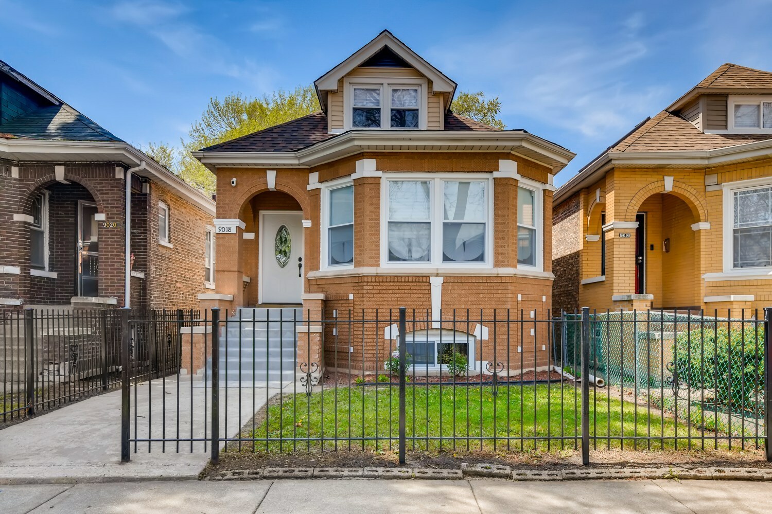Property Photo: 9018 S Racine Avenue IL 60620