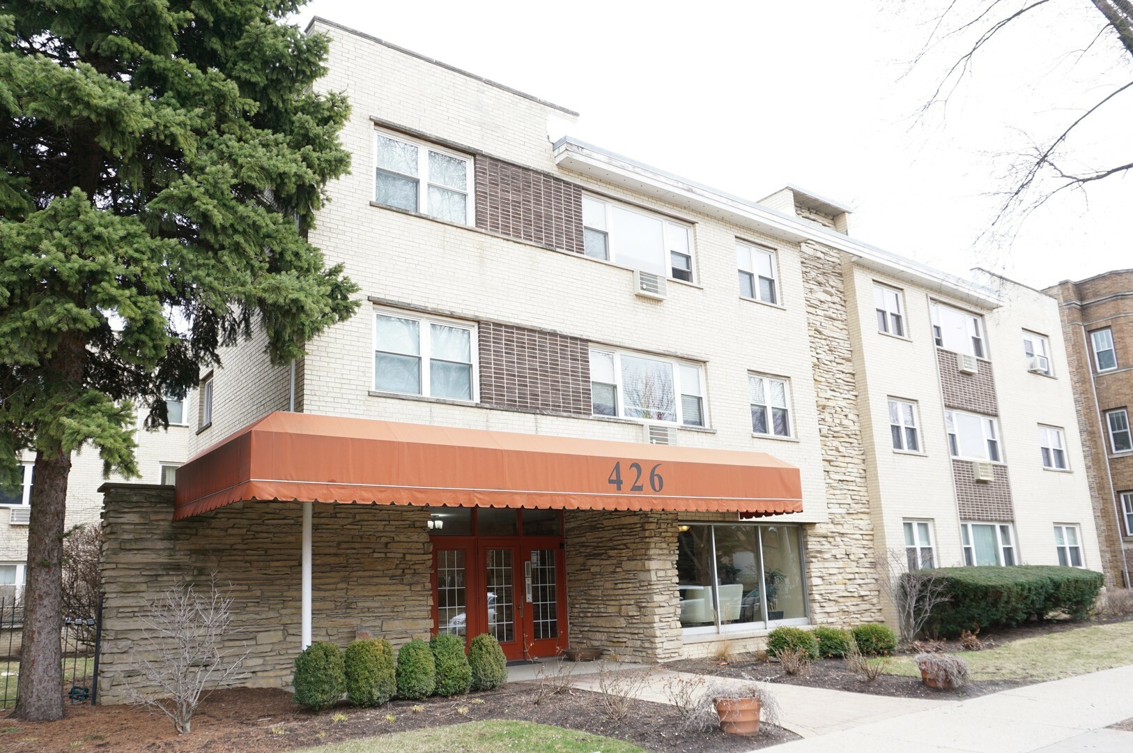 Property Photo: 426 S Lombard Avenue 307 IL 60302