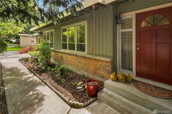 Property Photo:  16715 SE 14th St  WA 98008 