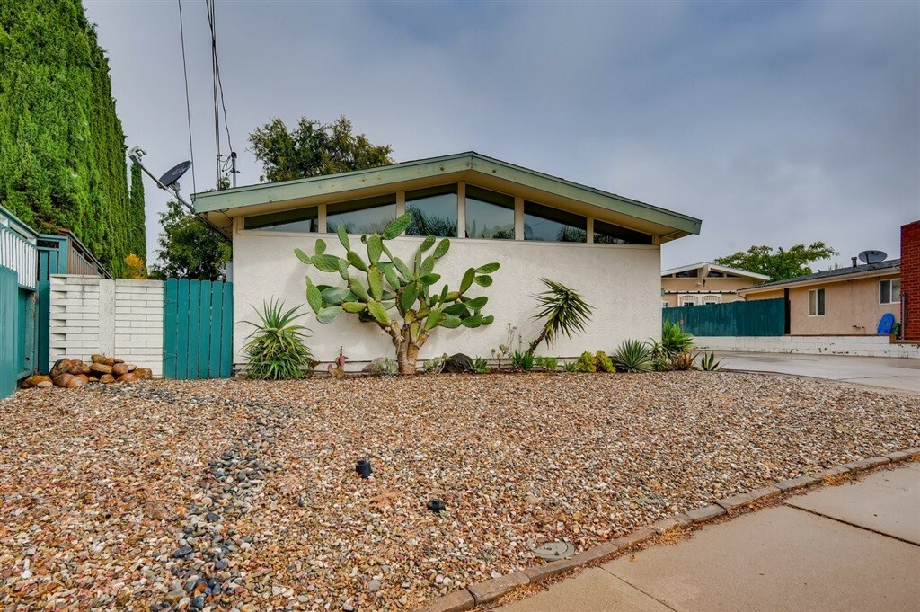 Property Photo: 9118 Rebecca Ave CA 92123