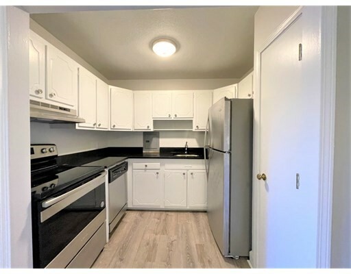 Property Photo: 625 Main Street 8 MA 01867