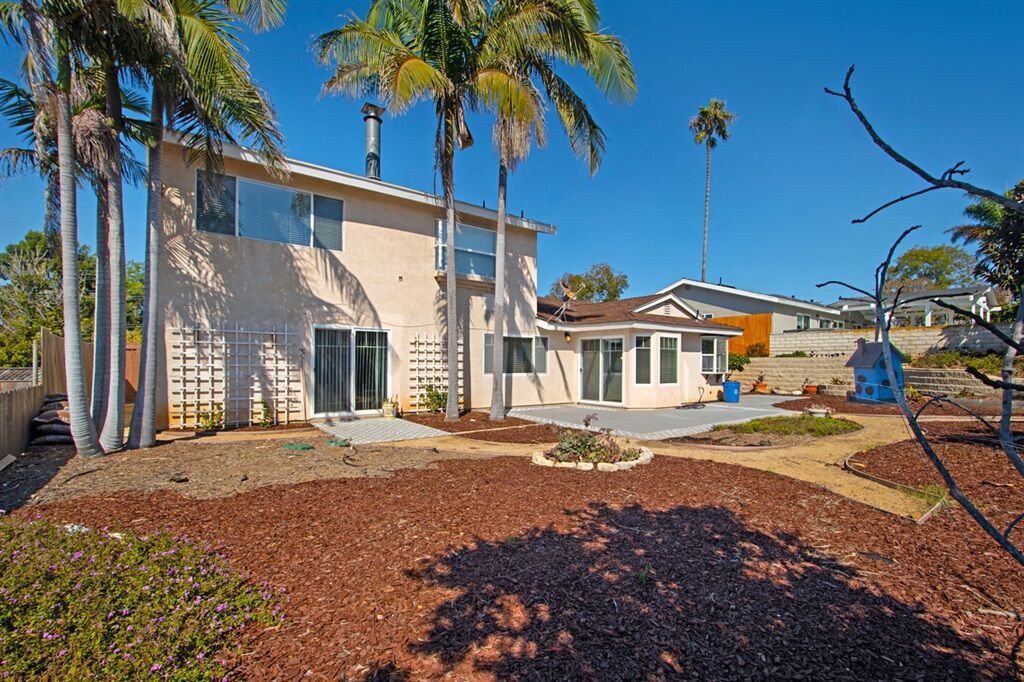 Property Photo:  1007 Birmingham Dr  CA 92007 
