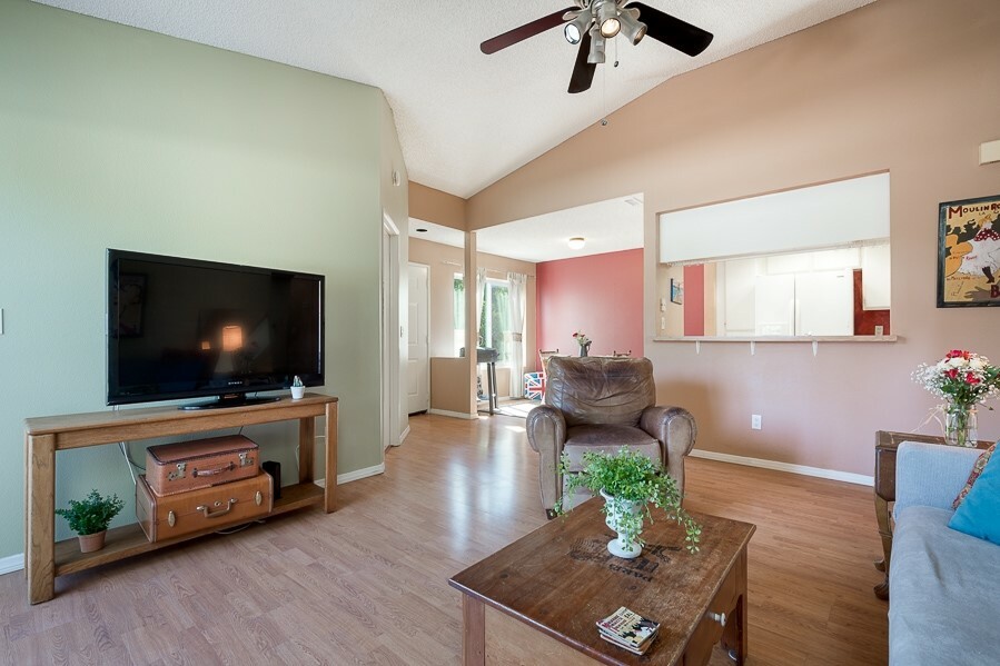 Property Photo:  2051 Lakeridge Circle 203  CA 91913 