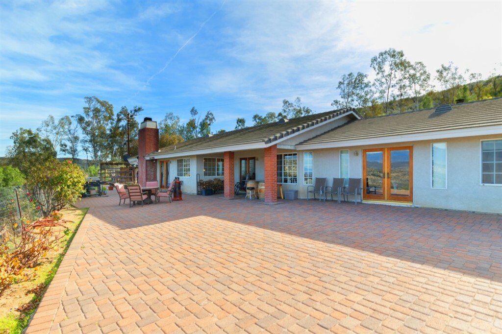 Property Photo: 33085 Chameleon Rd CA 92544