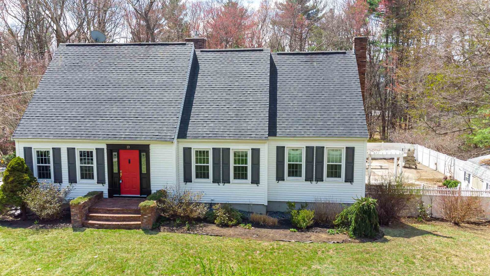 Property Photo: 19 Winslow Farm Road NH 03051