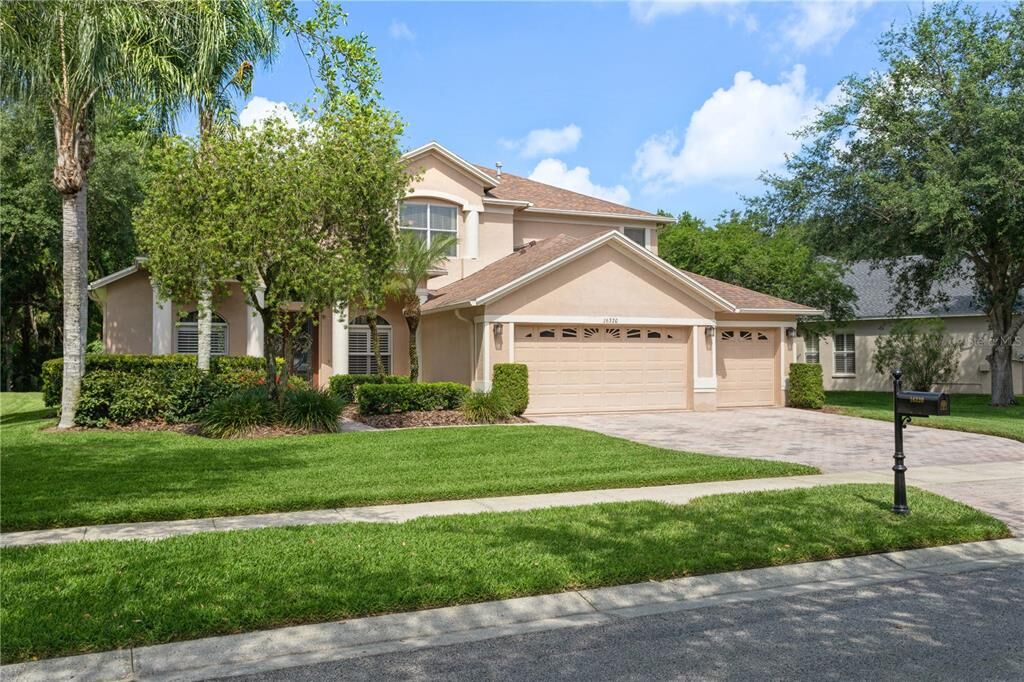 Property Photo:  16320 Sambourne Lane  FL 33647 