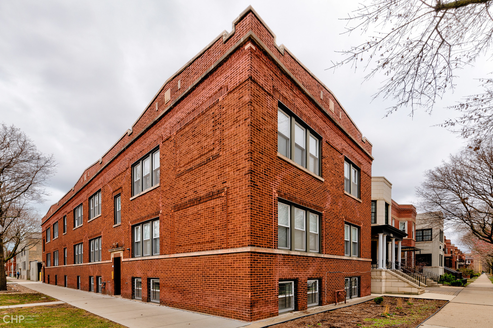 Property Photo: 2321 W Waveland Avenue G IL 60618