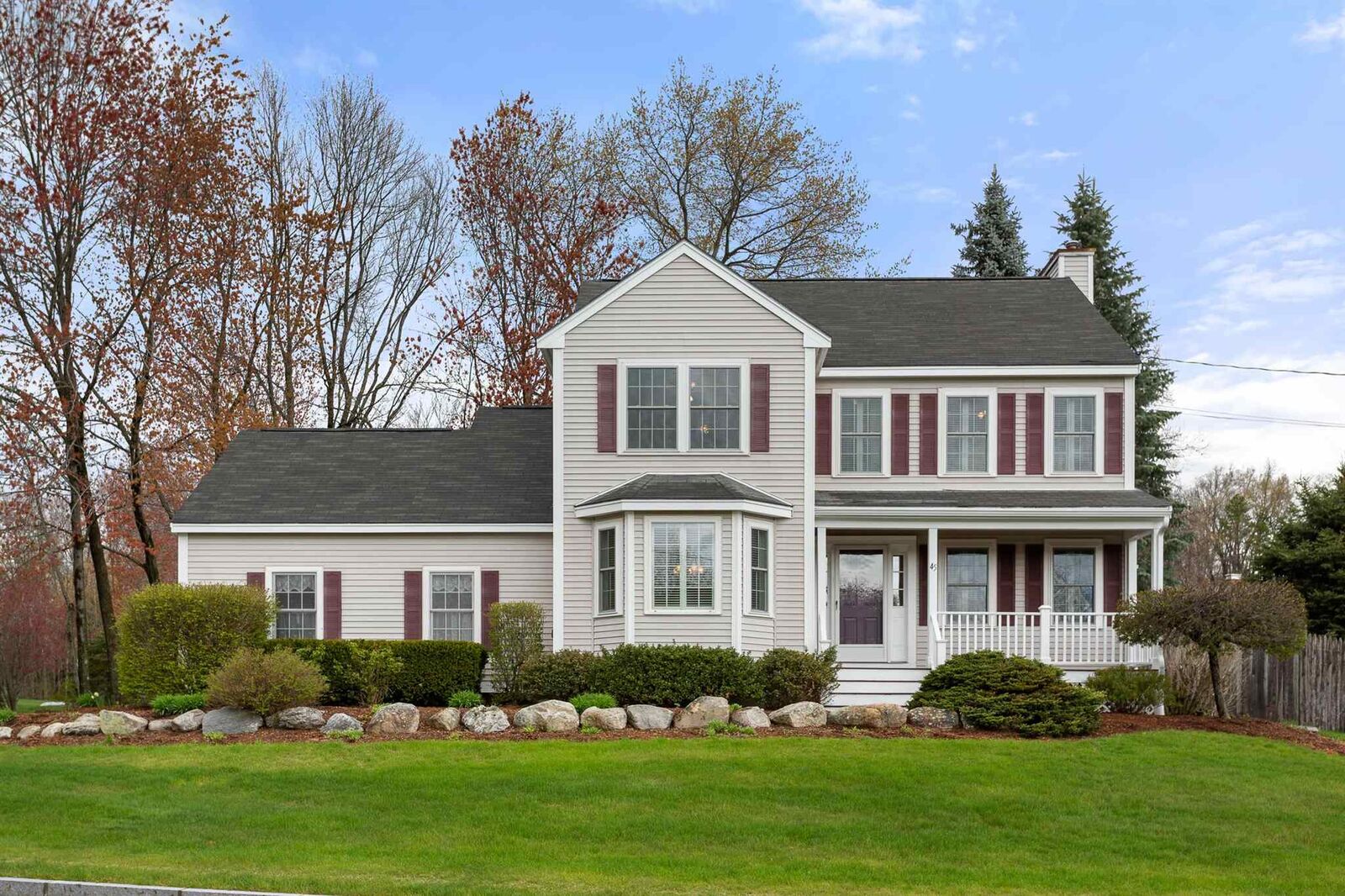 Property Photo:  45 Danforth Circle  NH 03104 