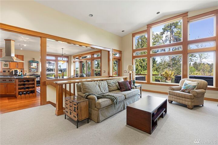 Property Photo: 8033 Bayridge Ave WA 98332