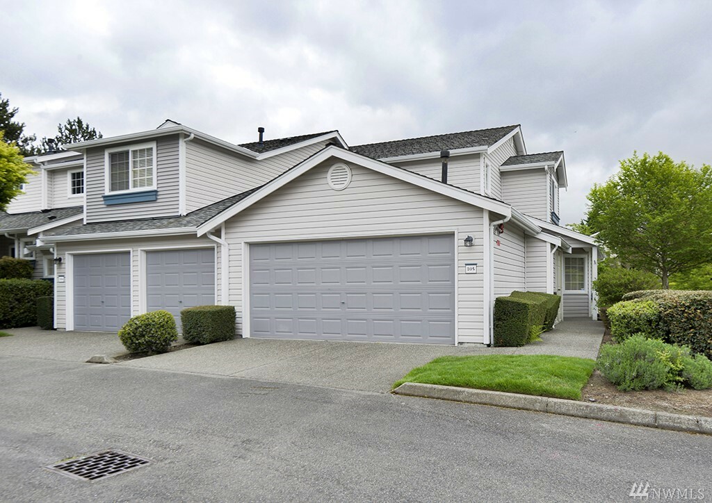 Property Photo: 4802 Nassau Ave NE 105 WA 98422