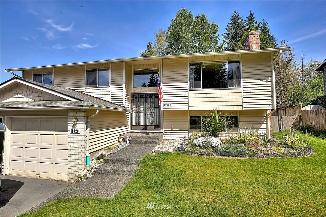 Property Photo:  10020 NE 204th Street  WA 98011 