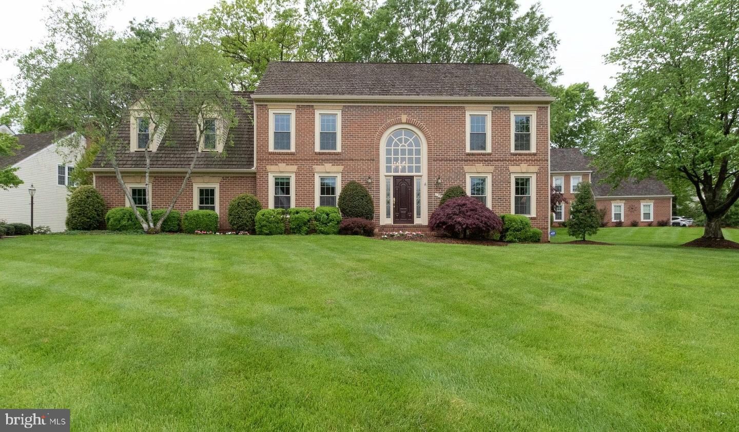 Property Photo: 12929 Oak Lawn Place VA 20171