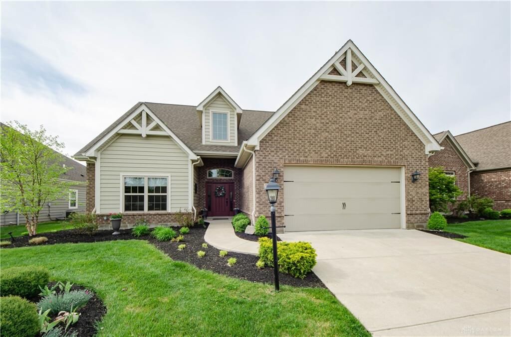 Property Photo: 1403 Bourdeaux Way OH 45458