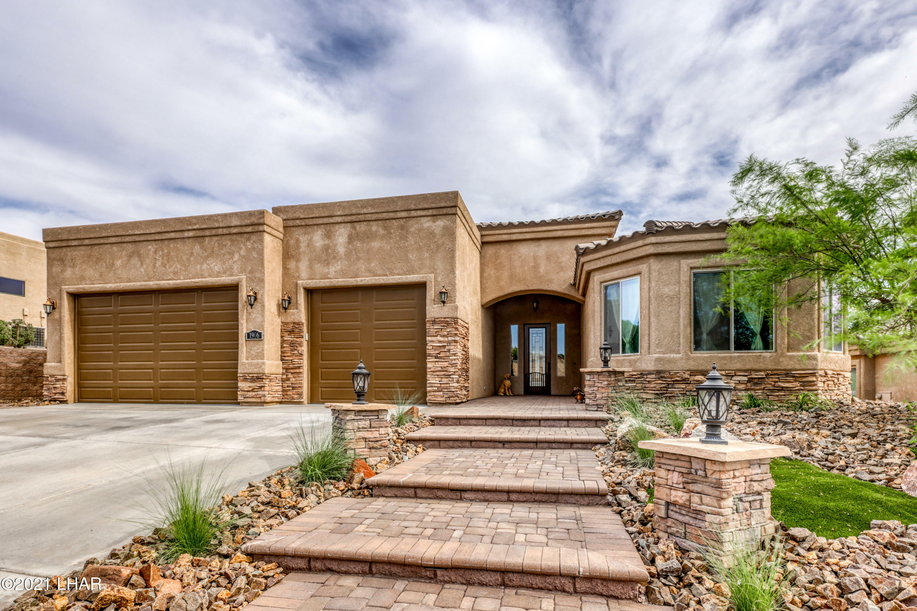 Property Photo:  1906 E Birkdale Ln  AZ 86404 