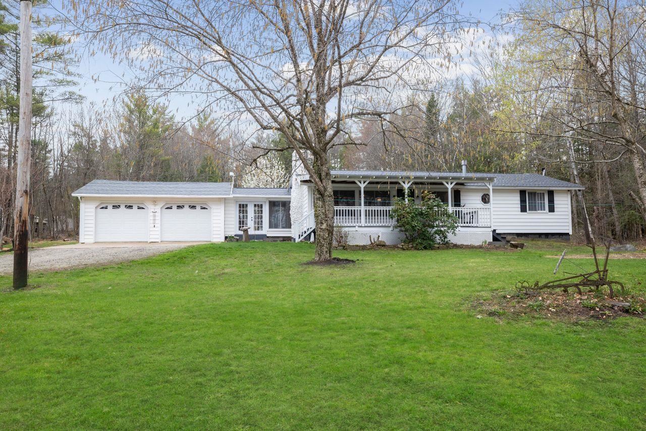 Property Photo:  405 Raccoon Hill Road  NH 03268 