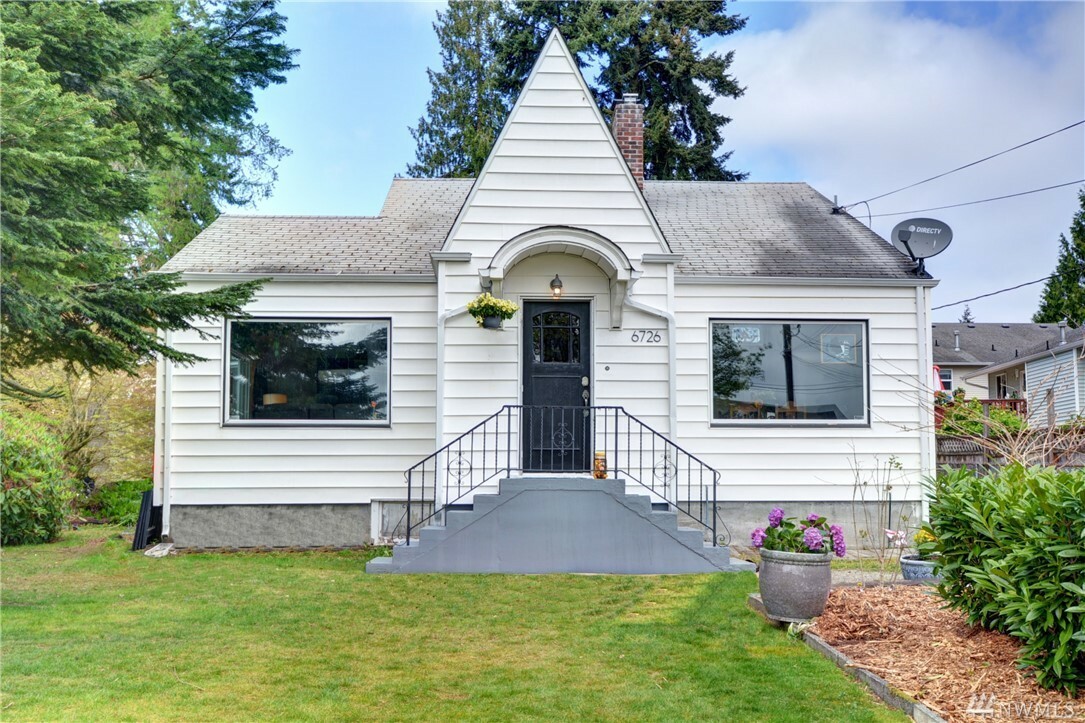 Property Photo:  6726 Highland Dr  WA 98203 