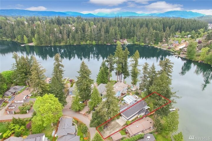 Property Photo:  25618 Lake Wilderness Lane SE  WA 98038 