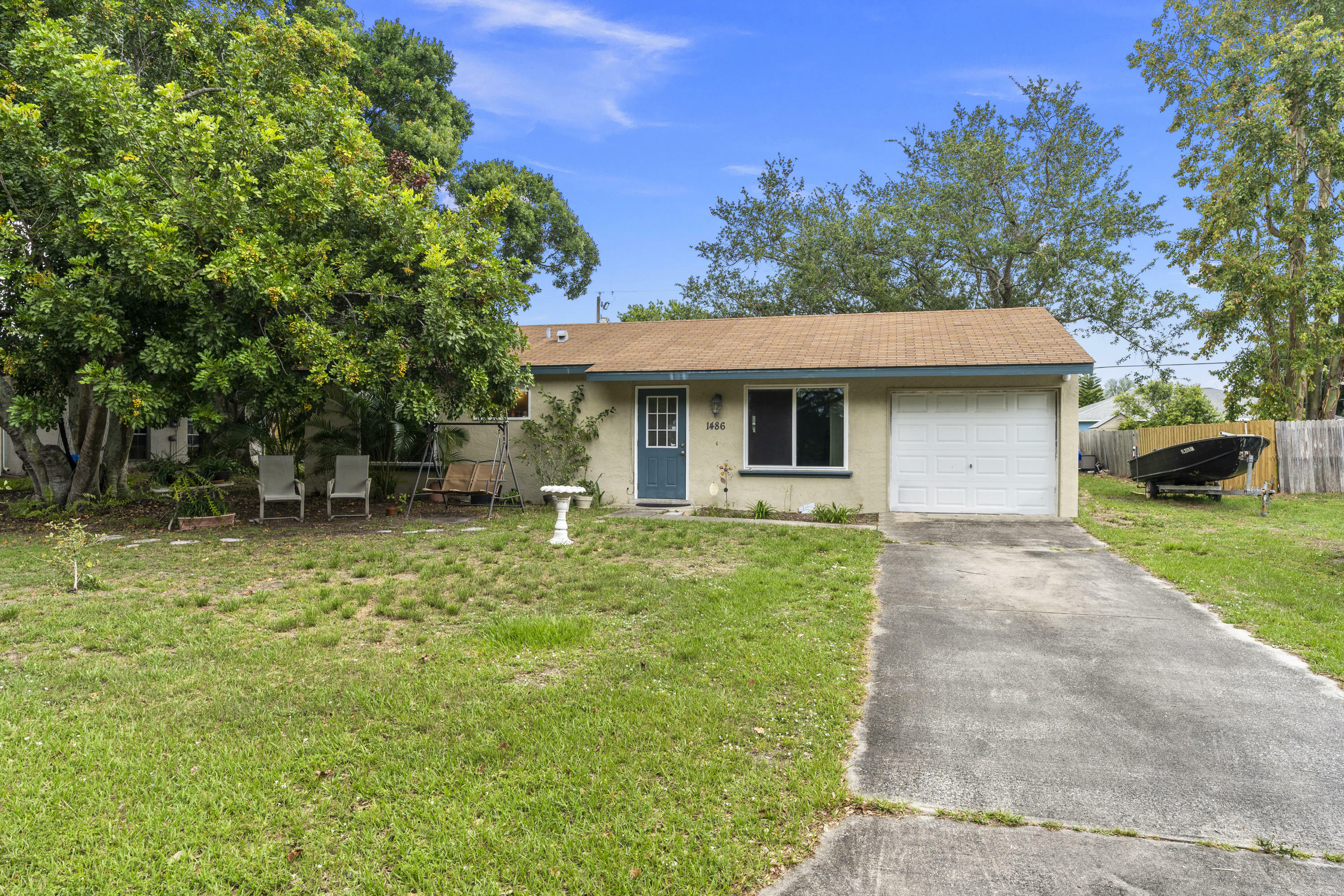 Property Photo:  1486 24th Street SW  FL 32962 